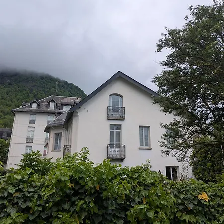 Victoria - A 50 Metres Des Allees D'etigny, Au Calme - & Standing - Parking Inclus * Bagnères-de-Luchon